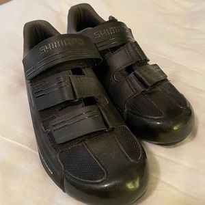 Shimano cycling shoes, barely used!